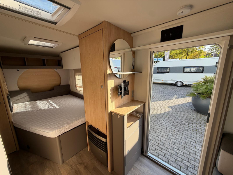 LMC Tandero 480 D Met Truma mover!  foto: 8