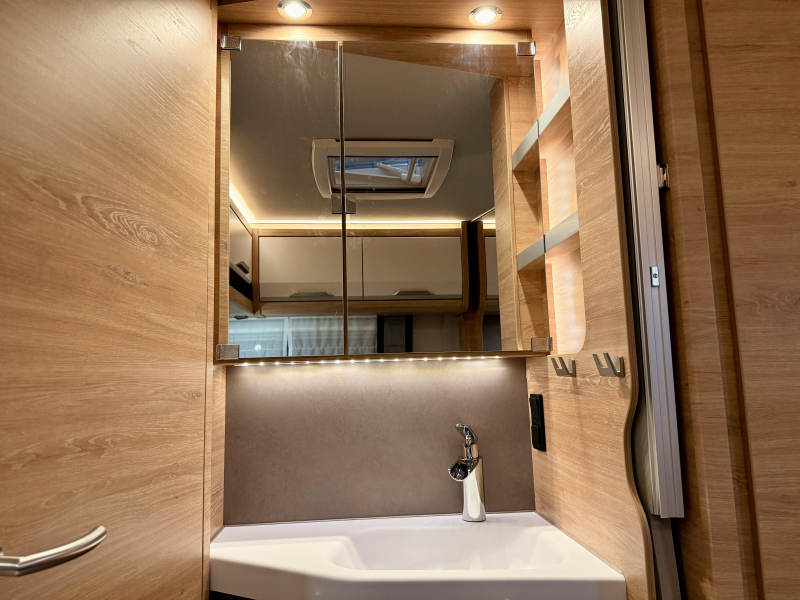 Knaus Sudwind Black Selection 450 FU model 2027  foto: 8