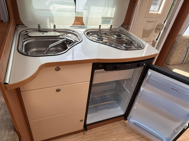 LMC Musica 470 E Voortent/Mover/Vloerverw. 