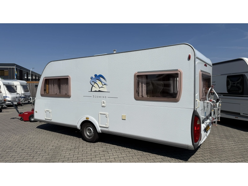 Knaus Sudwind 500 EU enkele bedden rondzit  foto: 14