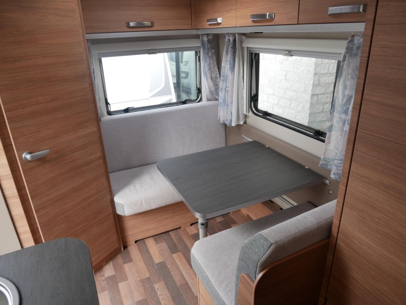 Weinsberg CaraOne 390 QD Incl. voortent 