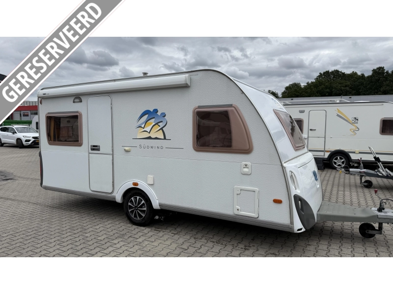 Knaus Sudwind 450 FU frans bed rondzit toilet  foto: 0