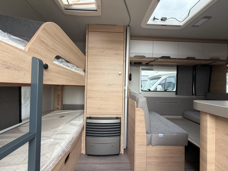 Knaus Sudwind Black Selection 540 FDK stapelbed / fransbed  foto: 10