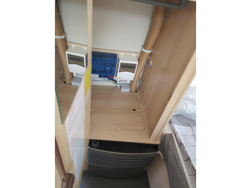 Eriba Touring - 60 Edition 310 GT MOVER EN UNICO VERONA  foto: 6