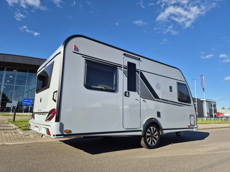 Knaus Sudwind Black Selection 450 FU 