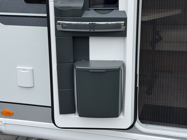 Hobby Excellent 495 UL met enkele bedden **Mover/Fietsendrager/Luifeltent/1e eigenaar/Zeer nette caravan** foto: 17