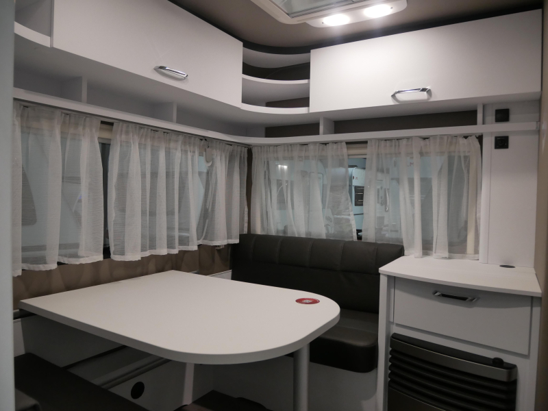 Dethleffs C'Go 475 EL GRATIS mover en luifel 
