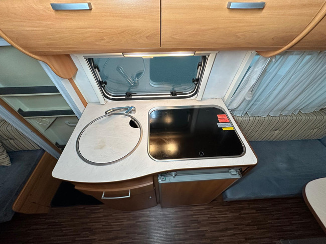 Eriba Touring Triton 430 foto: 17