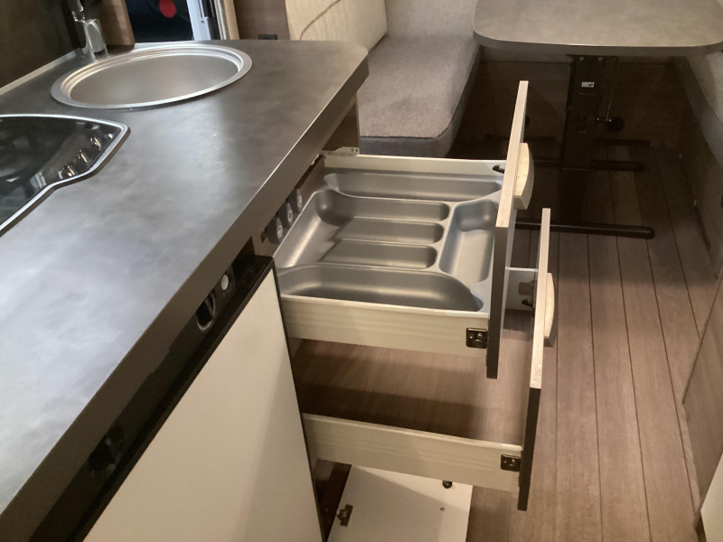 Knaus Sport 460 EU mover/omnistor  foto: 12