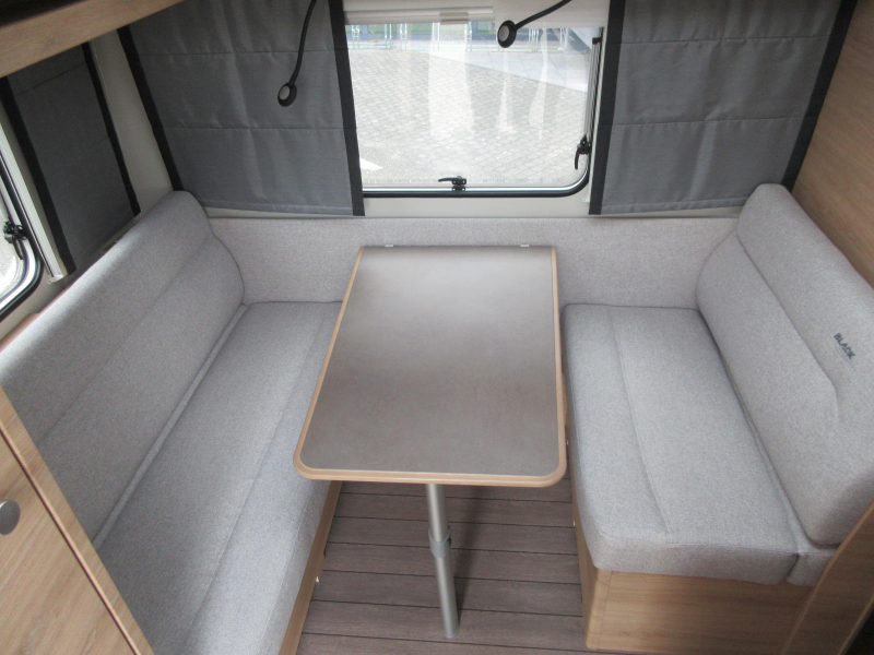 Knaus Sudwind Black Selection 420 QD COMPACT EN GROTE KEUKEN ! 