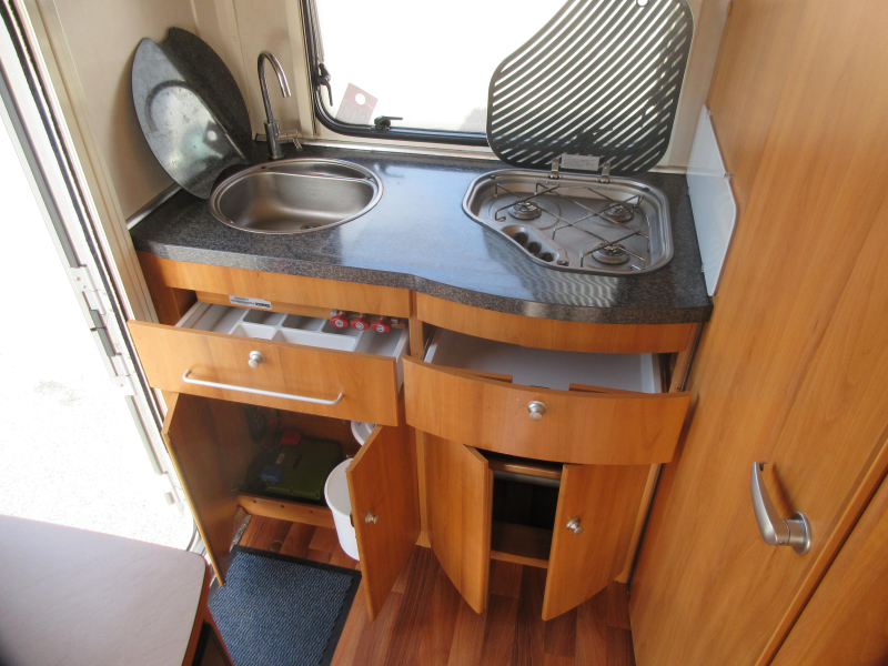 Eriba Nova GL 390 COMPACT MET EINDKEUKEN  foto: 9