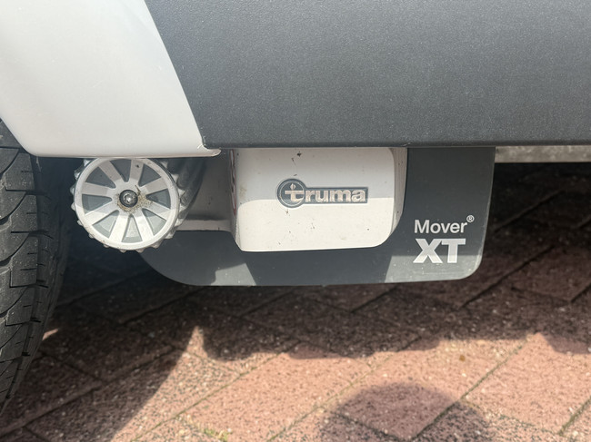 Eriba T 820 (TOURING 820) full options EP level systeem lengte bedden XT mover Truma zonnepanelen 2x dakairco Dometic elktr schotel foto: 6