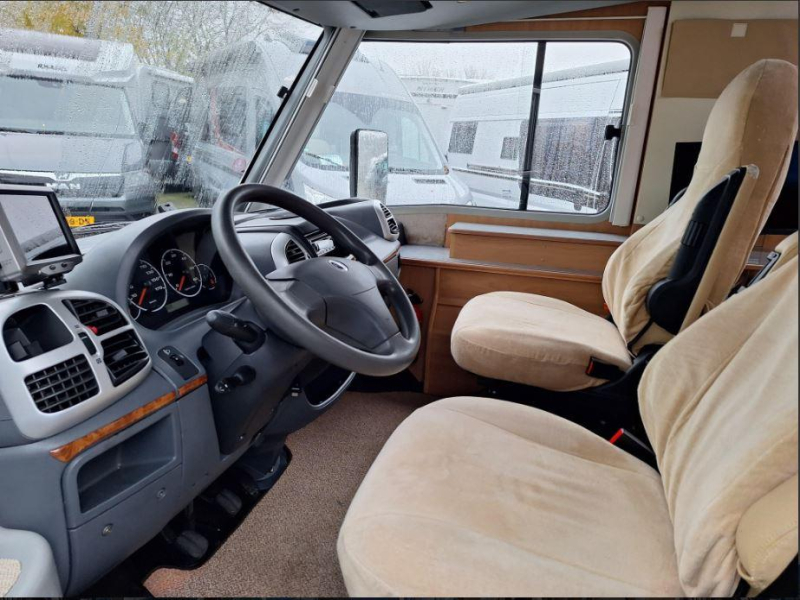 Bürstner Elegance 690 I 205CM BED-LPG+ZONNEPANEEL  foto: 14