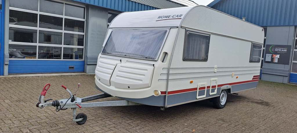 HOME-CAR Rally 49 met voortent en luifel! foto: 2