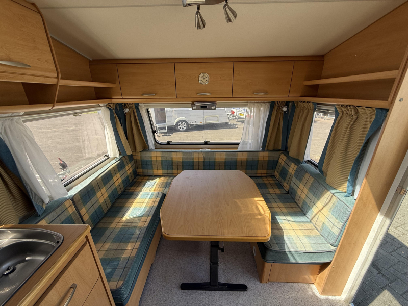 Knaus Sudwind 450 TF FRANSBED RONDZIT TENT  foto: 6