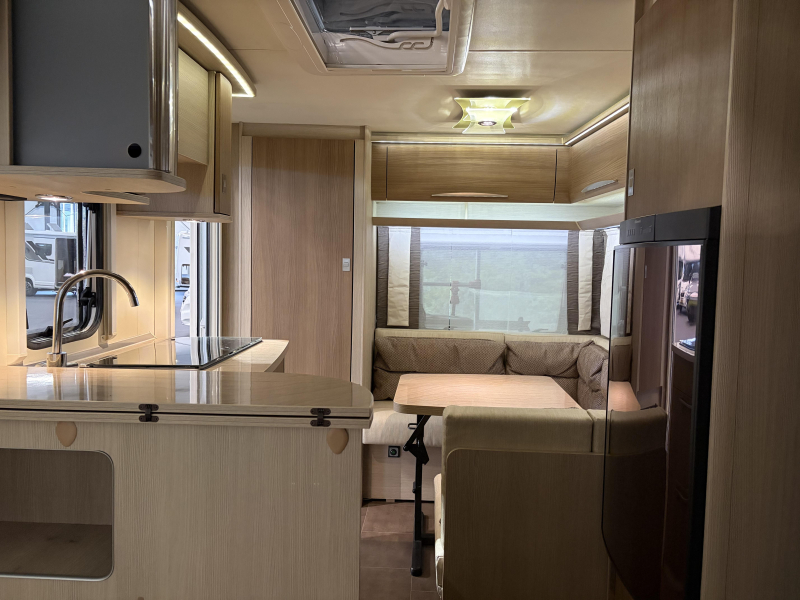 Bürstner Averso 450 TS mover - luifel - voortent  foto: 16