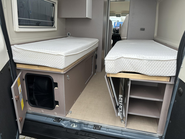 Bürstner Eliseo C 642 LENGTE BEDDEN + TREKHAAK foto: 6