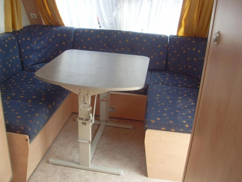 Kip Grey Line 47 TDB met Mover 