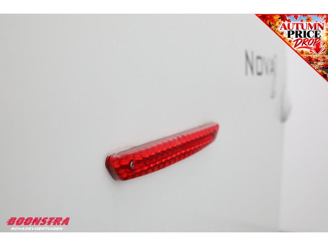 Eriba Nova Light 442 Elegance Luifel Middenkeuken Lengtebed LMV foto: 10