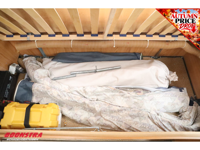 Bürstner Trecento 525 TL Middenkeuken Lengtebed foto: 18