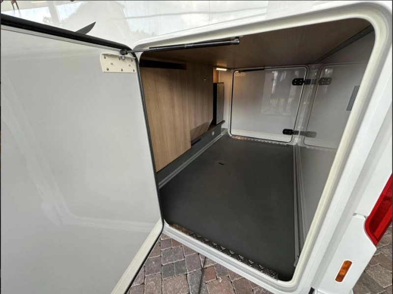 Carthago C1-Tourer 141 KB-LE 2 APARTE BED-180PK-AUTOM  foto: 11