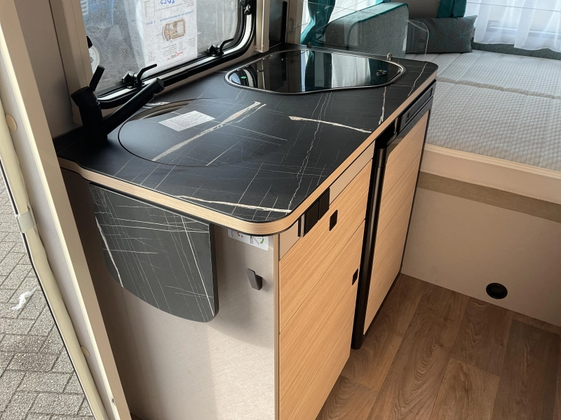 Eriba Touring 430 HarbourBlue 6000 voordeel 