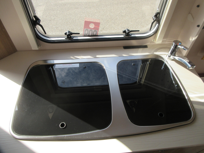 Dethleffs C'Joy Active 460 LE MET MOVER EN VOORTENT  foto: 8