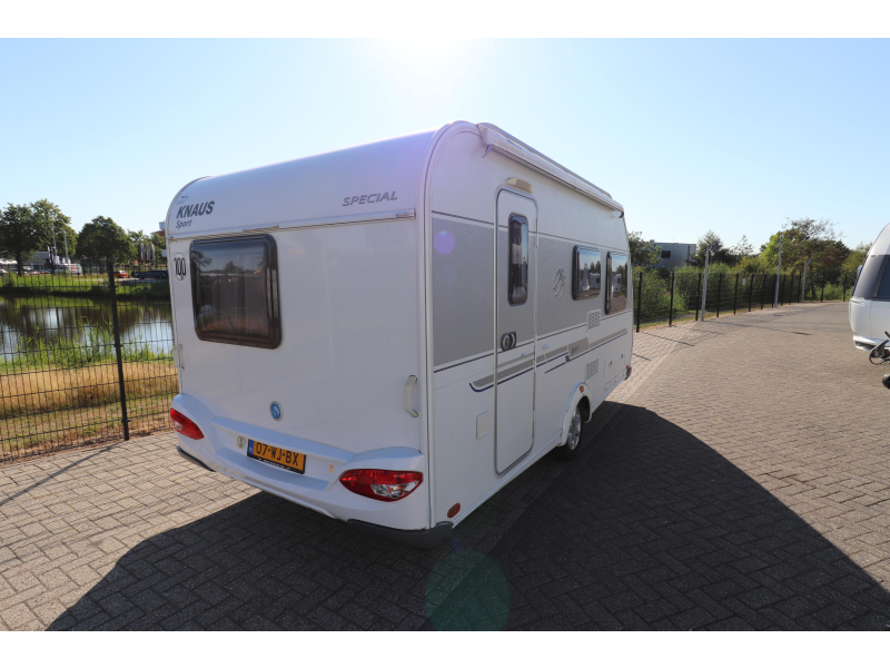Knaus Sport 420 QD Special/ Mover/ Voortent  foto: 2
