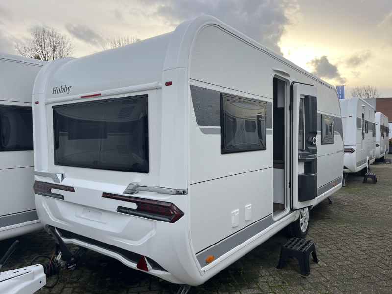 Hobby Excellent Edition 540 UFF 1750kg en reservewiel 
