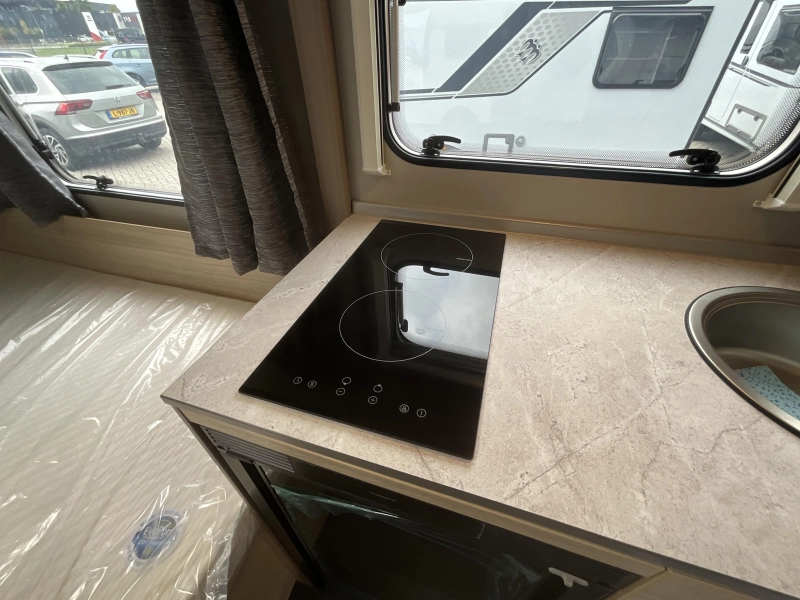 Weinsberg CaraLife 470 EU AIRCO-ENKELE BEDDEN  foto: 12
