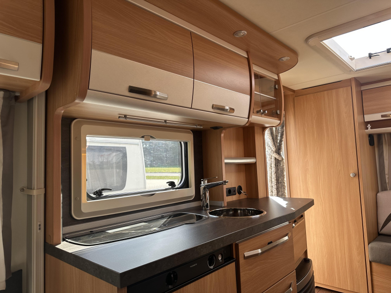 Knaus Sudwind Silver Selection 420 QD luifel - fietsdrager  foto: 9