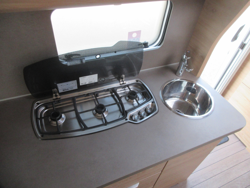 Knaus Sudwind 420 QD MET MOVER EN UNICO  foto: 9