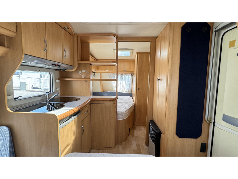 Hobby Excellent Easy 460 UFE - Voortent 
