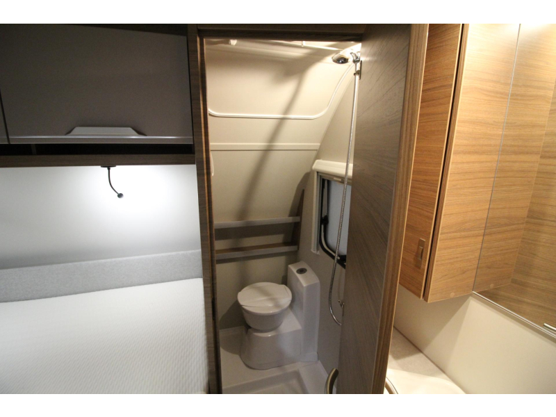 Knaus Sport 450 FU Voortent Walker, Mover,  foto: 17