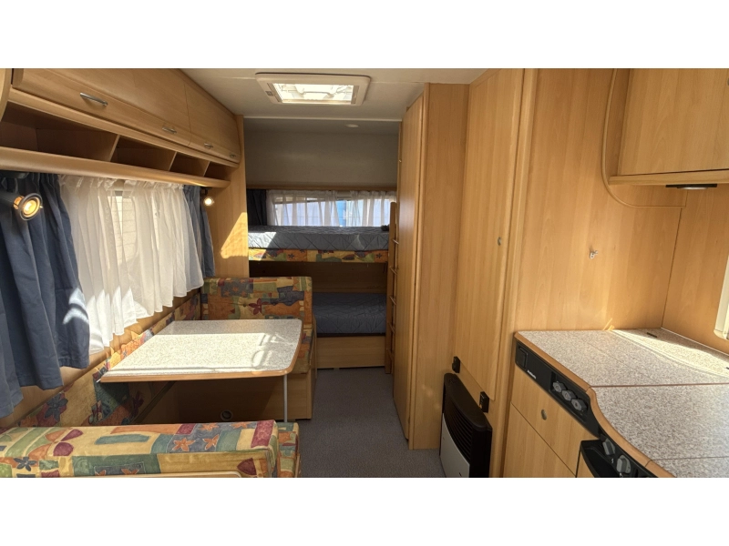 Dethleffs Camper 490 TK 2x zitgroep stapelbed 