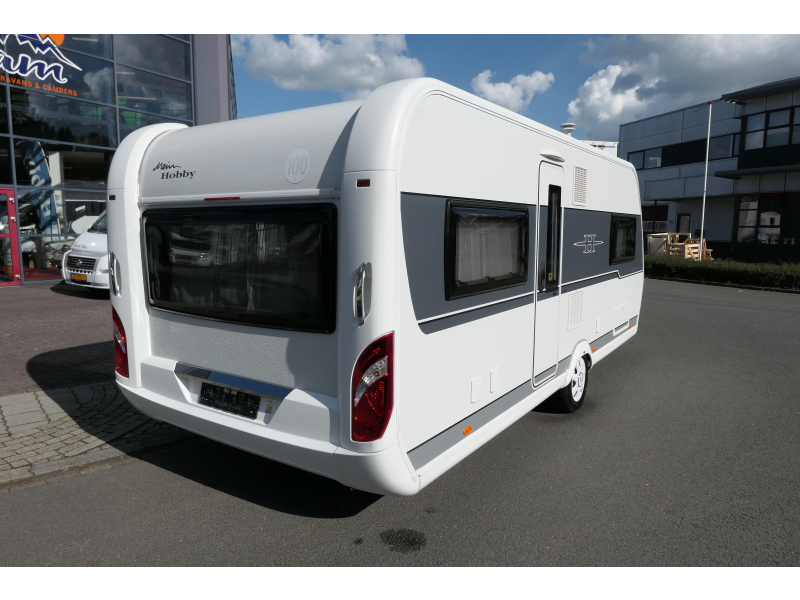 Hobby Excellent 560 CFE inclusief mover  foto: 2