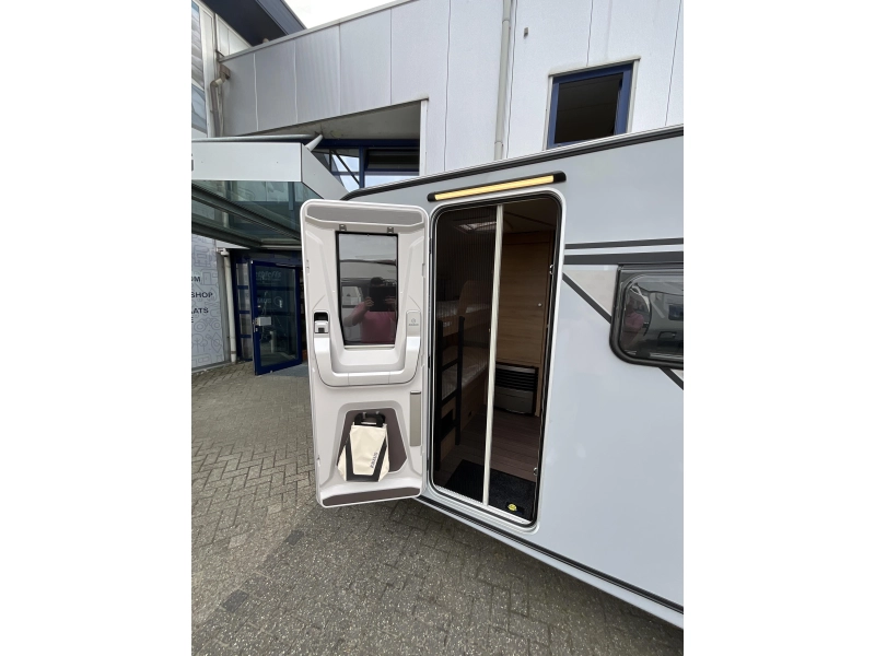 Knaus Sudwind Black Selection 540 FDK STAPELBED-GRATIS MOVER  foto: 2