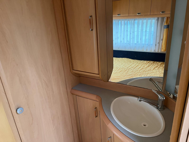 Hobby De luxe Easy 460 UFE FRANS BED TENT FIETSDRG  foto: 9