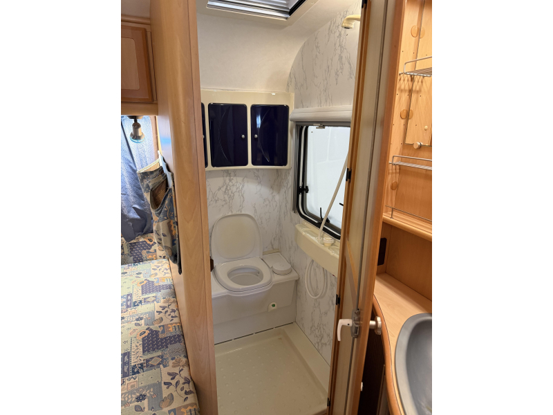 TEC Travel King 390 ATF TREINZIT VASTBED VOORTENT  foto: 14