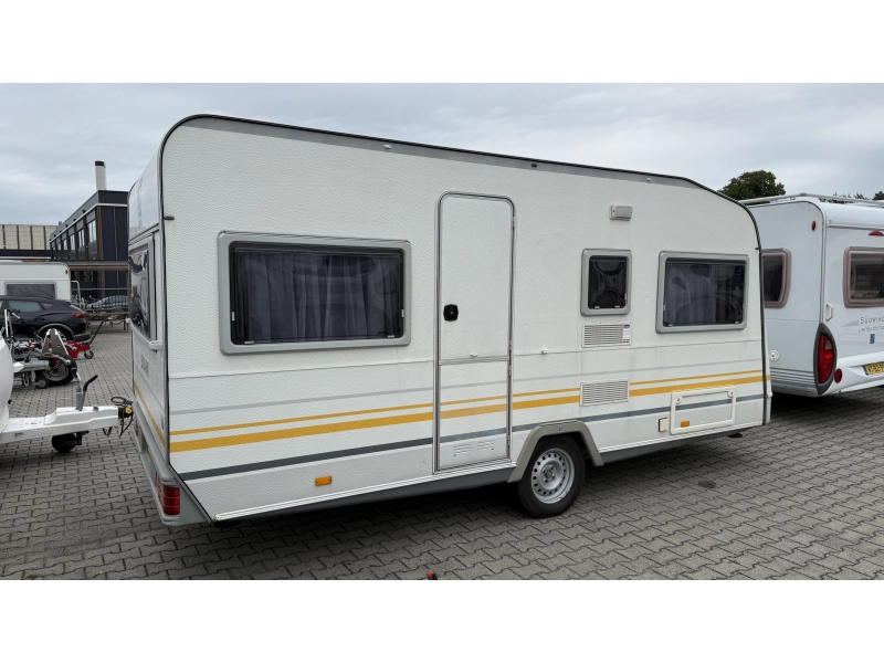Knaus Sudwind 450 rondzit dwars bed toilet  foto: 11