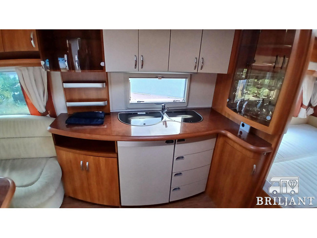 Hobby 560 UFE caravan fransbed/rondzit foto: 19