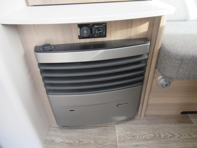 Dethleffs C'Joy Active 460 LE MET MOVER EN VOORTENT  foto: 13