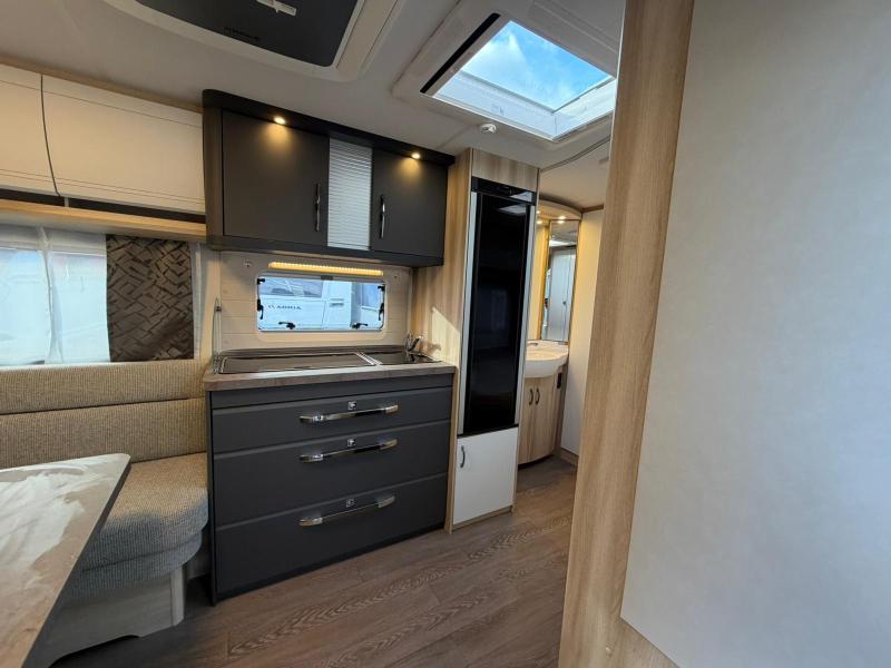 Hobby 460 UFE Zeer compleet  foto: 8