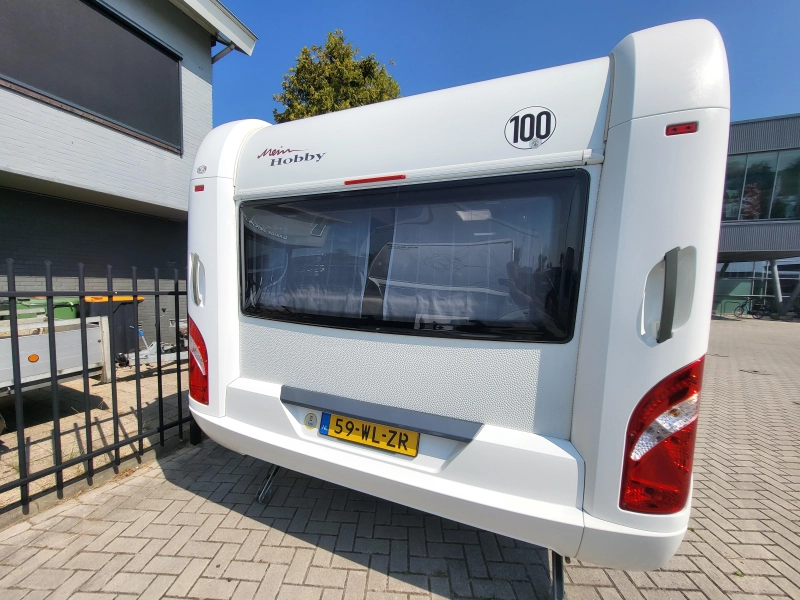 Hobby De Luxe 560 CFE airco en mover  foto: 2