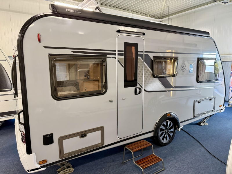 Knaus Sudwind 60 Years 460 EU E-Power super compleet  foto: 2