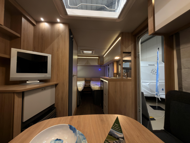 Knaus Sport 460 EU 1800 KG + Enkele Bedden  foto: 5