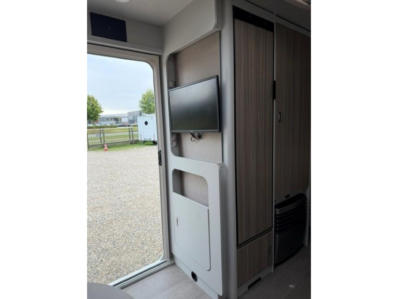 Bürstner Averso Harmony Line 465 TS mover fietsenrek  foto: 16