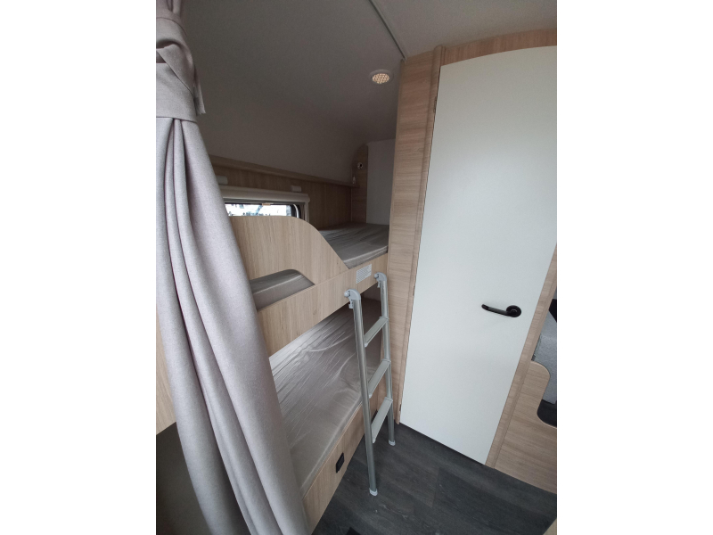 Caravelair Alba Family 466 voortent-uitbouw-mover  foto: 9