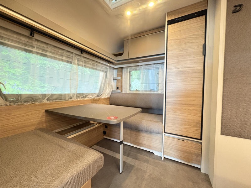 Dethleffs Nomad 460 EL enkele bedden / buitengas  foto: 16