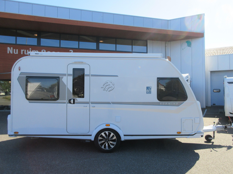 Knaus Sudwind 60 Years 450 FU ZEER NETJES, VASTE LUIFEL  foto: 2